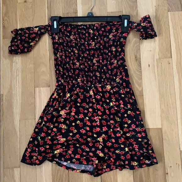 Floral off the shoulder romper - Picture 1 of 2